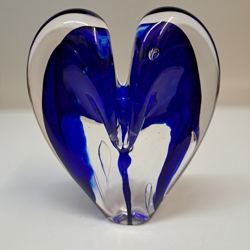 Click to view detail for DG-175 Blown Glass Heart Cobalt/Clear $112